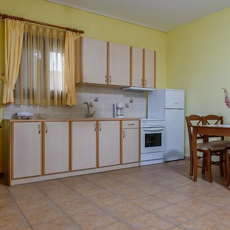 Leonidas Xinovrisi Exterior photo