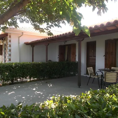 Leonidas Xinovrisi Exterior photo